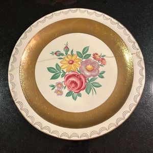 Vintage Warranted 22 Karat Gold Porcelain Floral Bouquet Pink Roses Plate.
